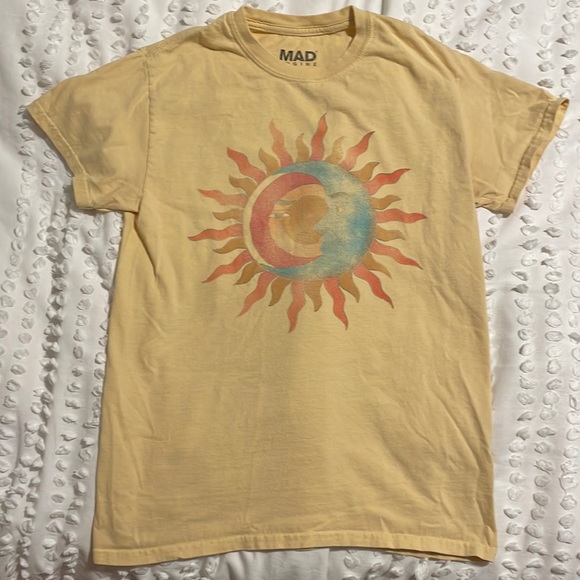 Urban Outfitters Graphic Tee - Picture 1 of 3